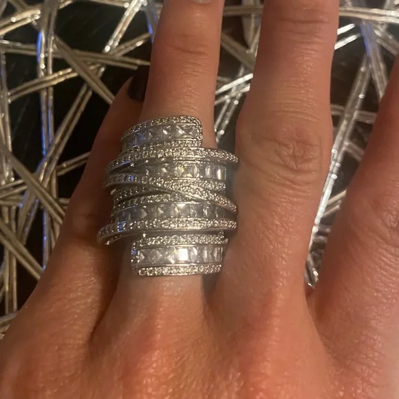 Gorgeous Gemstone Ring - Picture 3 of 4